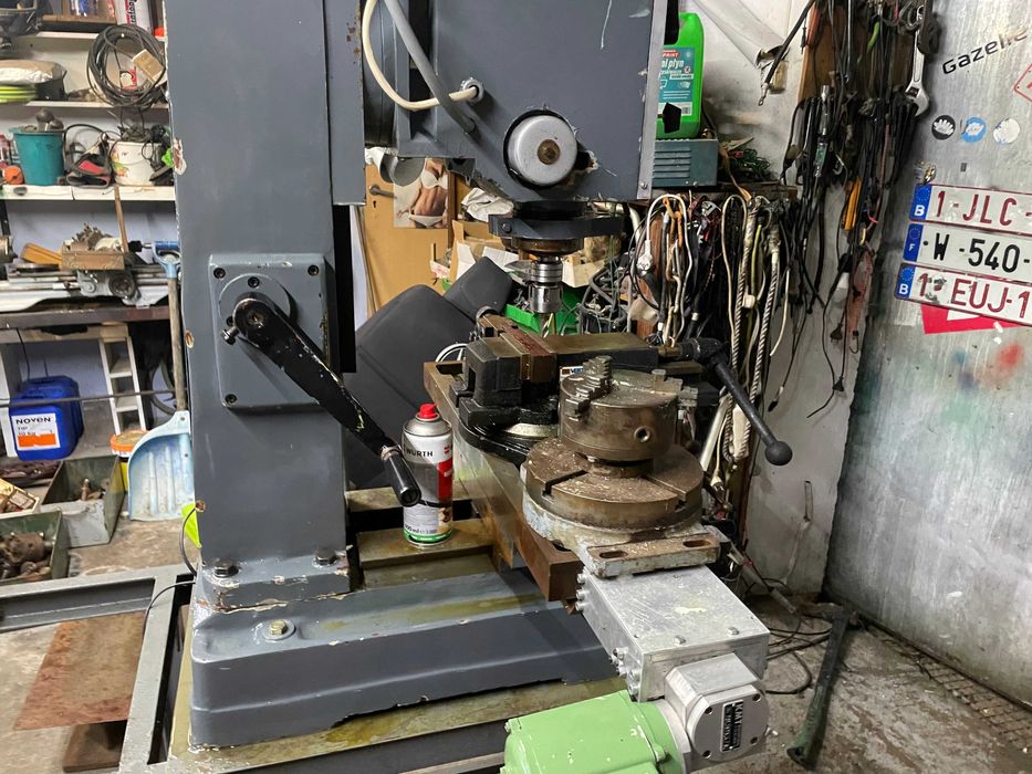 frezarka plus narzędzia