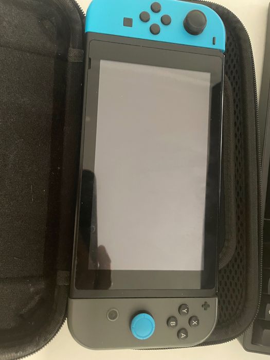 Nintendo switch v1 + um simulador de corrida só faço negócio em mãos