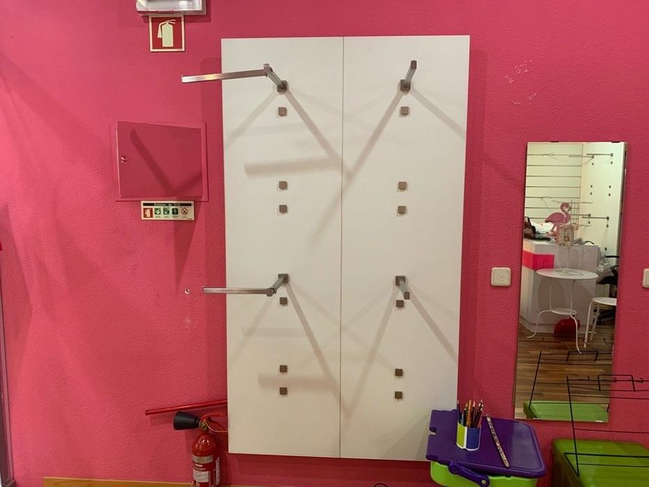 Móvel para loja de roupa (era 500€)