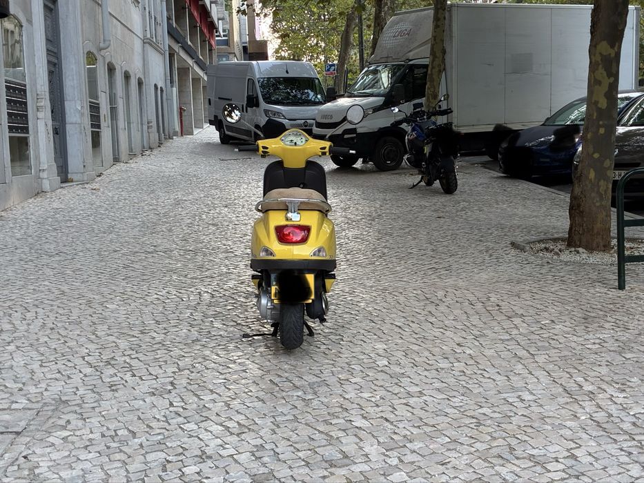 Vespa Lx 50 2 tempos com 11.000 km