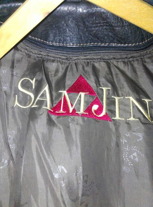 Удобная мужская куртка.