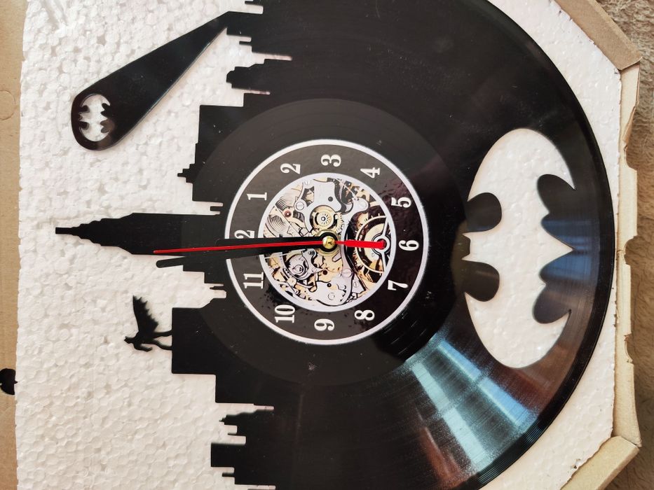 Годинник настінний