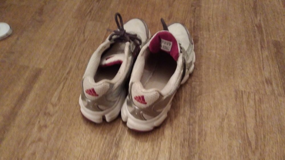 кроссовки адидас