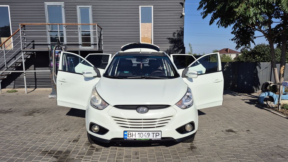 Hyundai TUCSON 2011року
