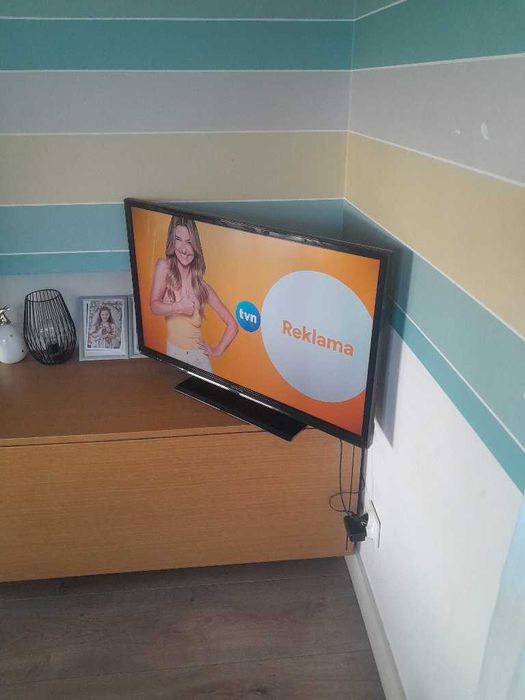 Jak nowy telewizor Hitachi 32HBC01 Ekran 32 cale Gwarancja Wysyłka