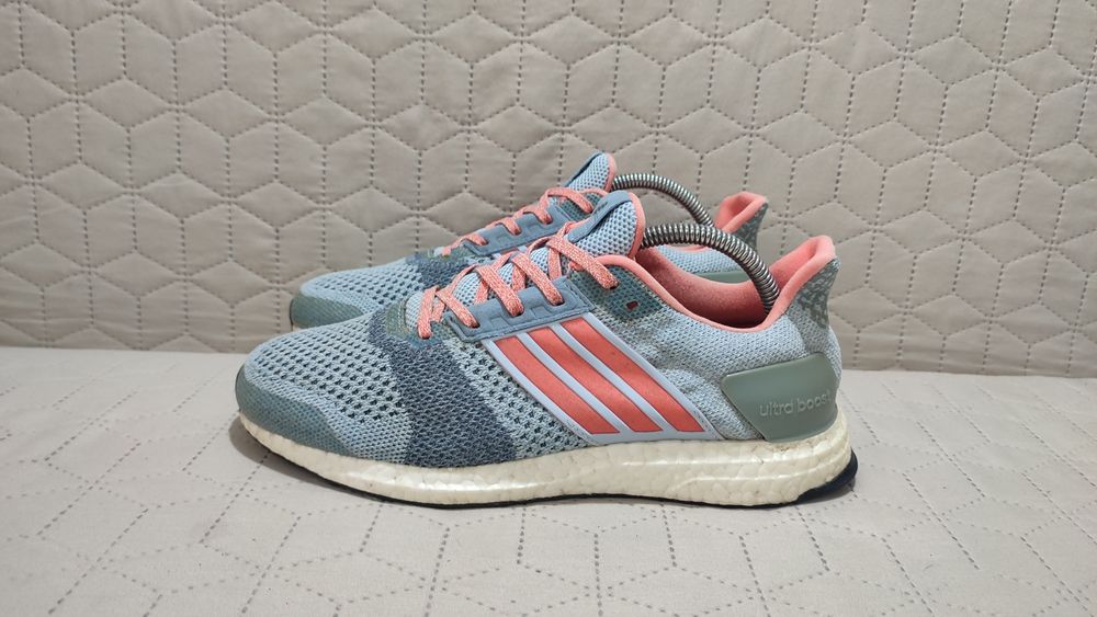 Кросівки ADIDAS Ultra Boost, 41,5 р., 26-27 см