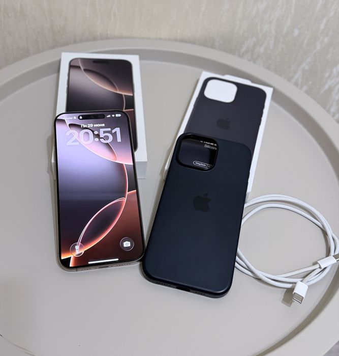 iPhone 16 Pro Max 256 ГБ Desert Titanium+оригінальний чохол