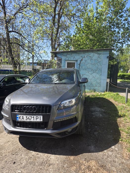 Продам Audi q7 2014