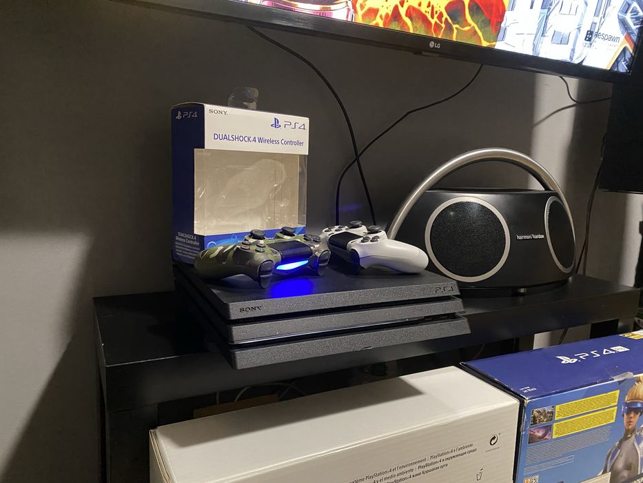 Sony Playstation 4 pro 1tb 4k PS4 pro dualshock 4