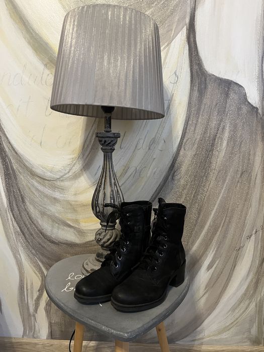 Sznurowane botki Venezia roz. 36 RETRO