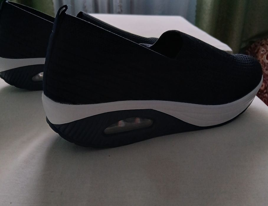 Продам нові мокасини 26 см по устілці нові ціна 400 грн.Гарної якості,