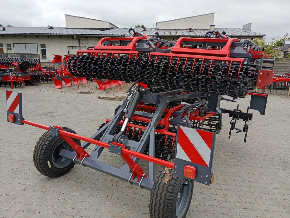 Agregat Expom WICHER 4,5 M pół zawieszany - z wałem żeliwnym KOMPAKTOR