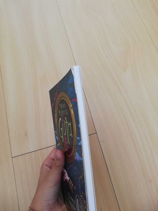 Livro-o mundo misterioso de guta