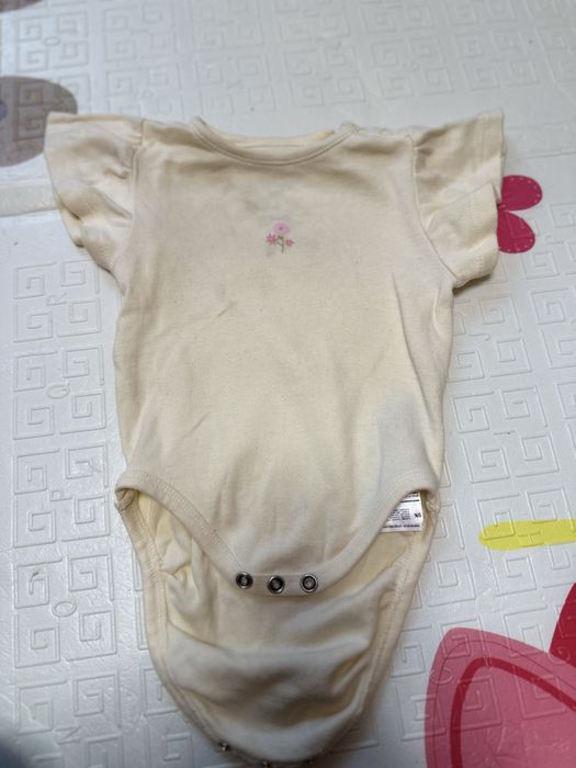 дитячі футболки та сукні