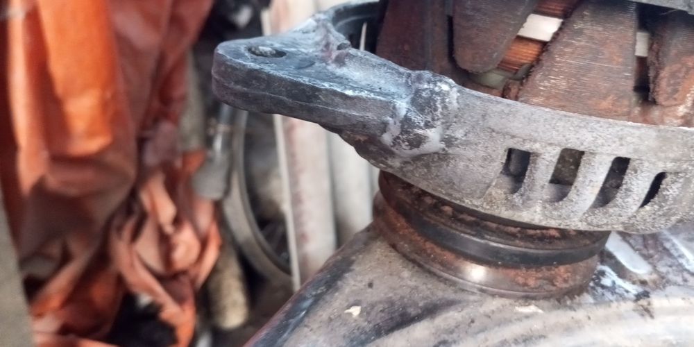 Продам б/у генератор MONDO з двигуна 2.5 TDI