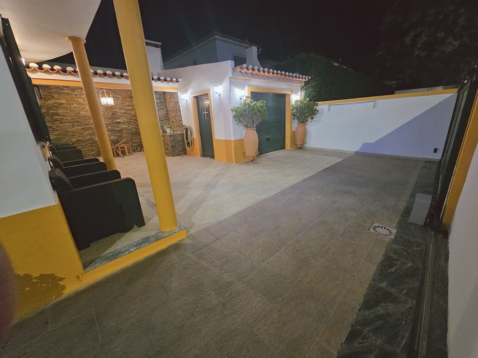 Moradia T4 com Piscina, Garagem e Churrasqueira  - Beja
