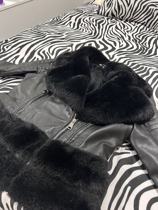 Casaco de napa e pêlo preto