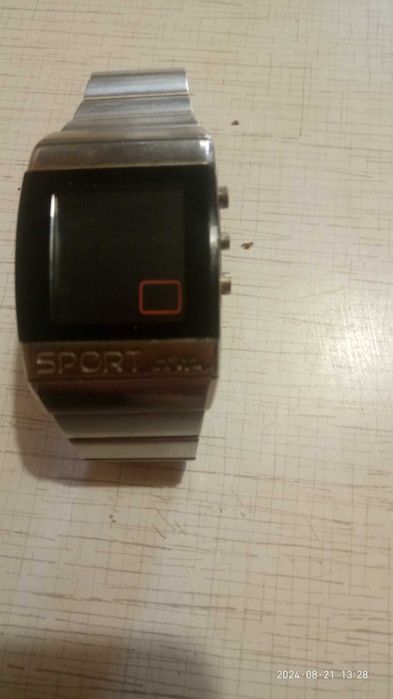 Продам электронные часы