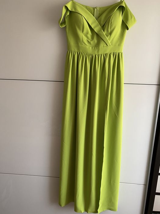 Сукня нова, М