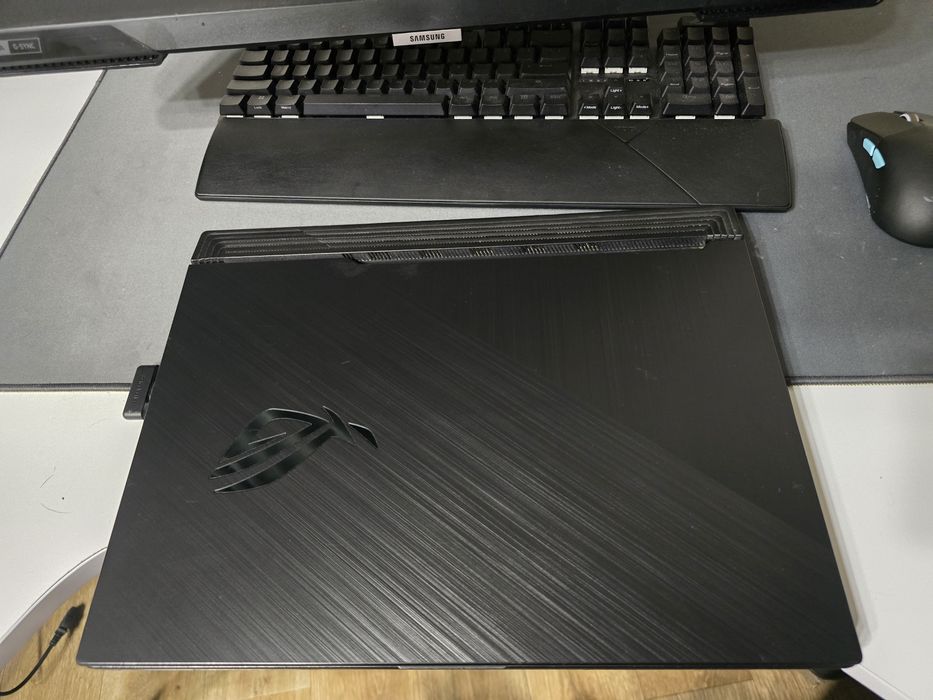 Asus Rog i5-10300H/GTX1650Ti/144HZ/DDR4-16/SSDm2-512/Батарея 3+ год.