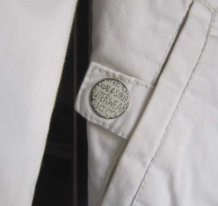 Blusão Branco Bershka - Mulher - Tamanho M