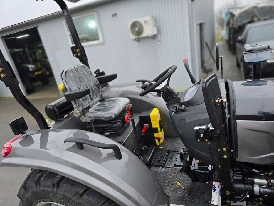 Повнопривідний трактор TERRA FENG 555XG із євронавіскою,козирок, серга