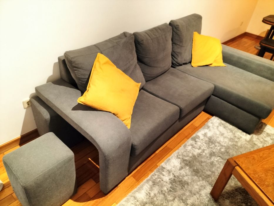 Sofá com chaise longue cinzento
