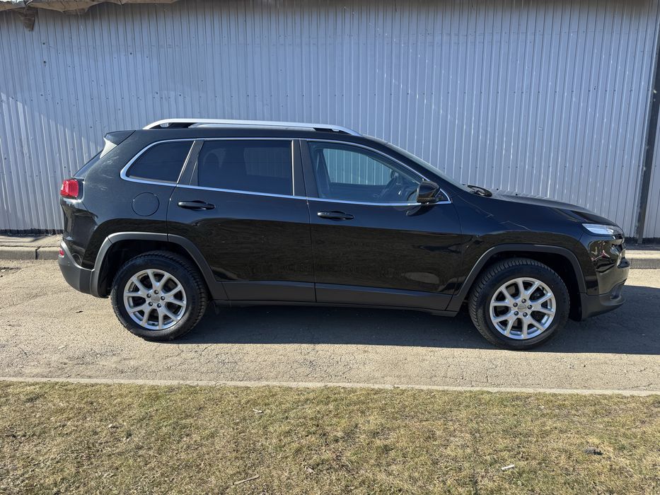 Jeep Cherokee 2.2 d 4*4 з Швейцарії