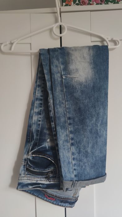 Spodnie jeansowe Reserved Denim, z rozdarciami
