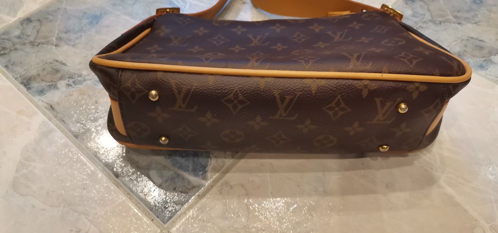 Torebka damska Louis Vuitton.