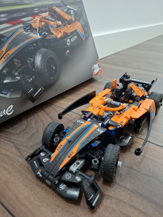 LEGO Technic 42169 0
