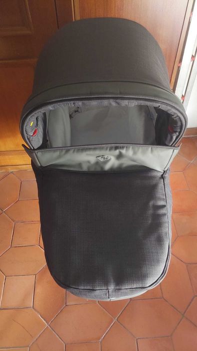 Vendo Trio Bébécar Ip-Op (alcofa + carrinho + ovo)