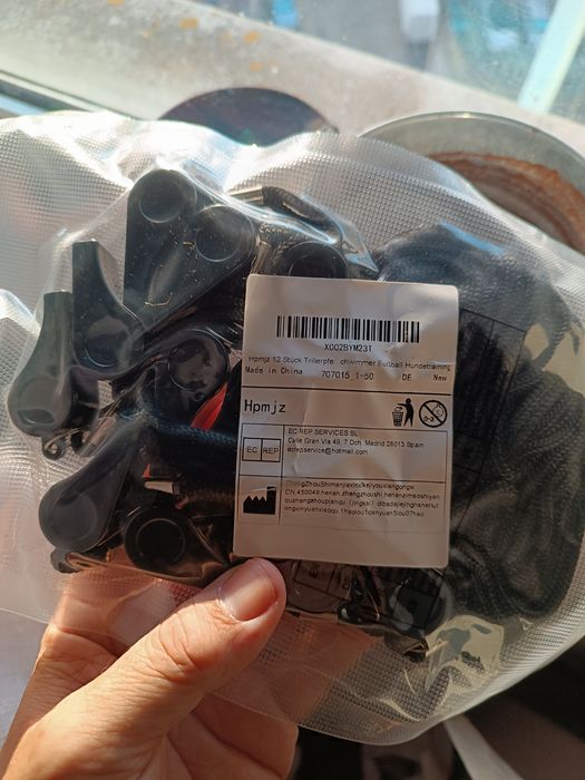 12 Apitos preto plástico