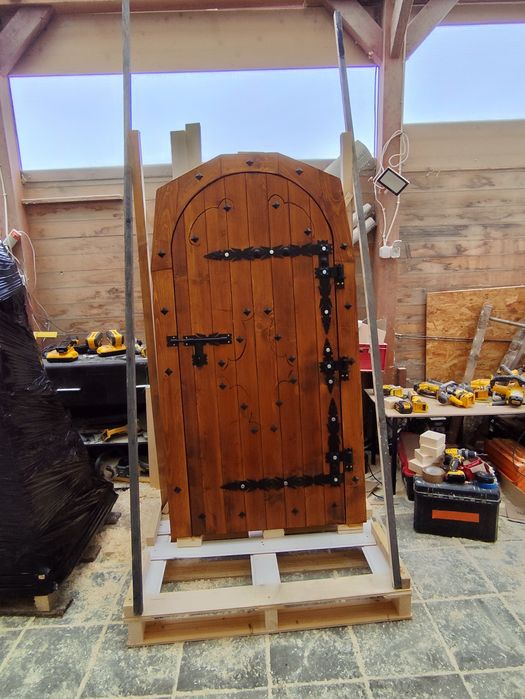 Drzwi do piwniczki gospodarcze do domków piwnic opaska