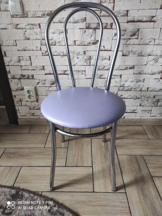 Кухонный стол и стулья