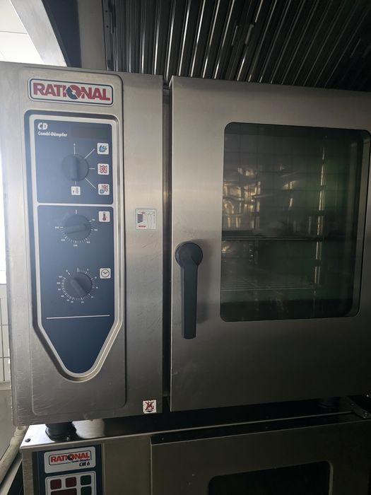 Piec konwekcyjno‑parowy