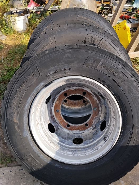 продам шини з дисками 245/70/17.5
