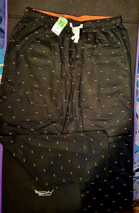 Calças da pijama novas a estrear xl xxl
Vários cores 
Elástico na cint