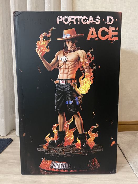 Figura Portgas D Ace iluminada