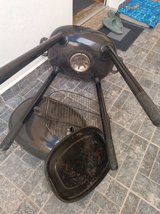 Grelhador para BBQ compato e robusto.