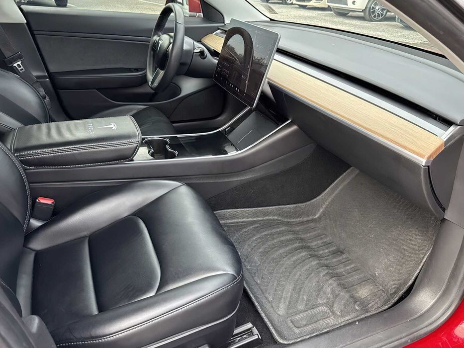 Tesla Model 3 Long Range      2019