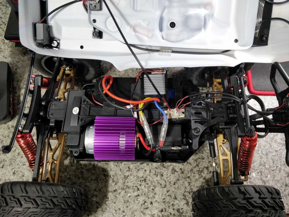 RC машинка WLtoys 104009 1/10 4x4 rc з LED підсвіткою Нова в коробці