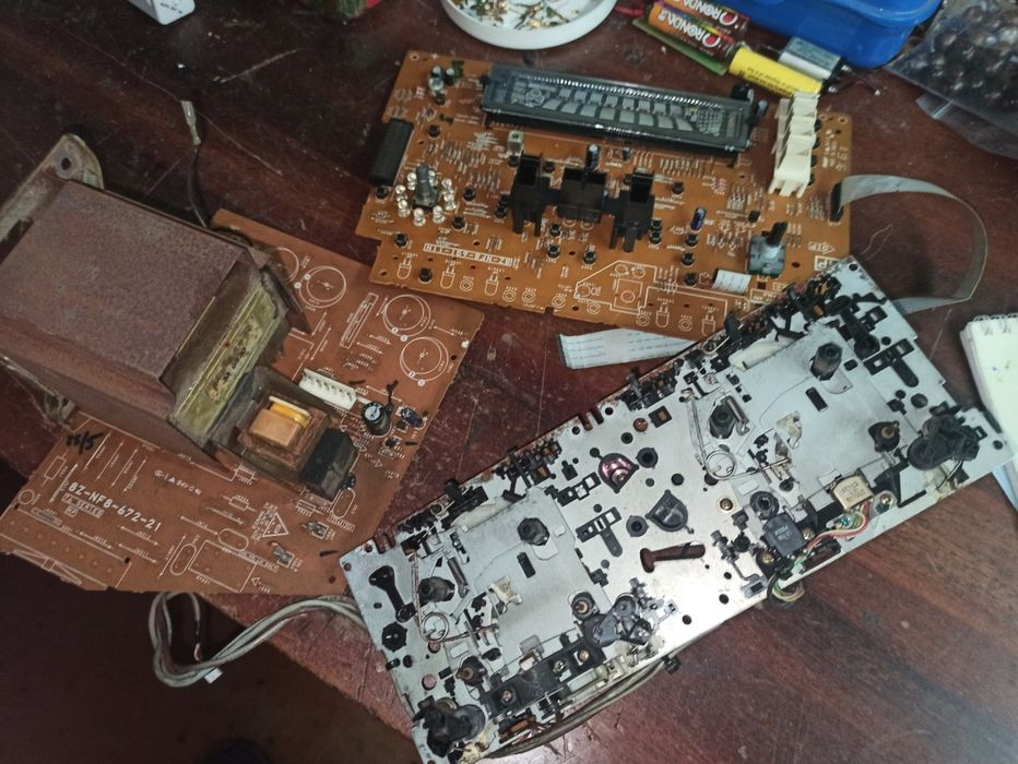 Платы от магнитофона.