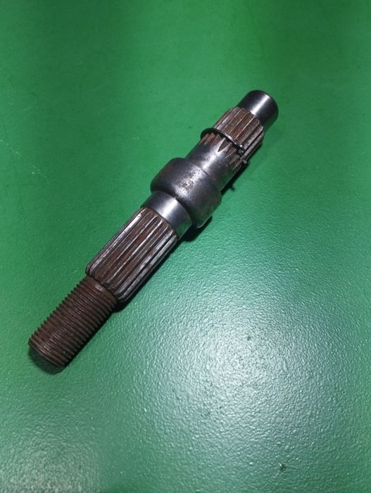 Вал заднього колеса на скутер