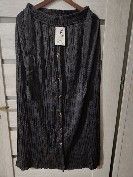 Długa nowa spódnica grafitowa rozmiar L/XL