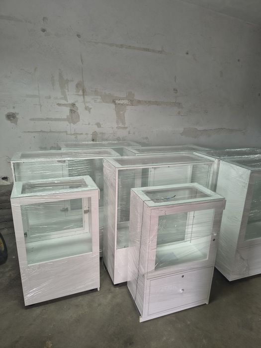 Sprzedam pustą wyspę handlową 3x3.5