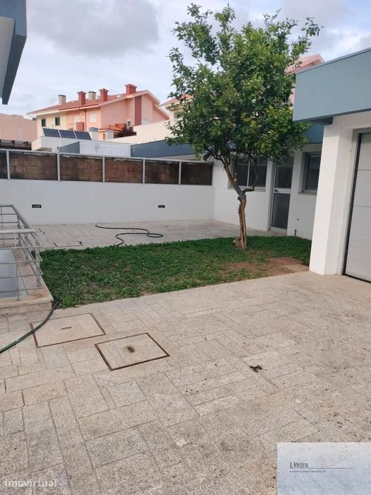 Moradia T4+1 Carvalhos