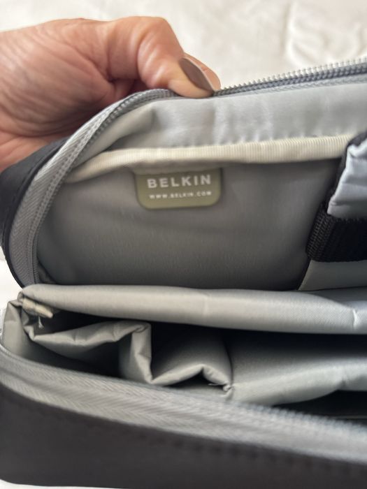 Pasta para computador, preta, com divisórias