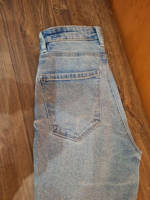 Dziewczęce spodnie dżinsowe Stradivarius