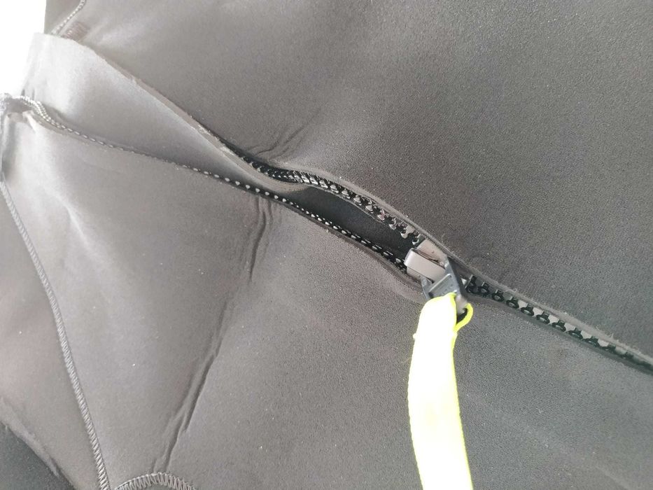 Fato de surf 4,3mm (novo)